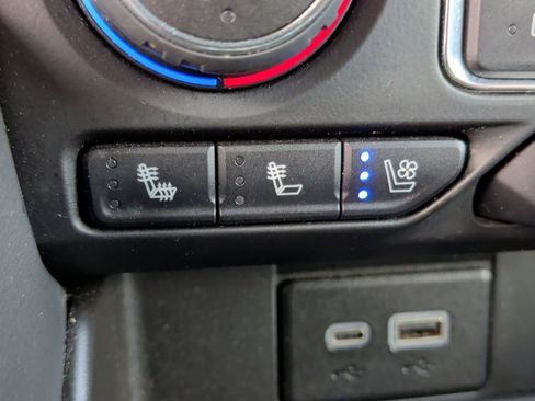 Used 2024 Chevrolet Suburban Premier image 28