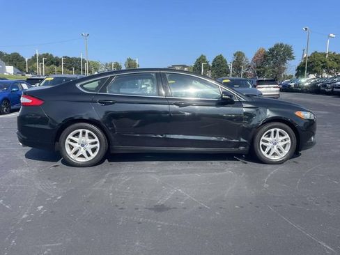 Used 2014 Ford Fusion SE w/ Equipment Group 202A FWD image 8