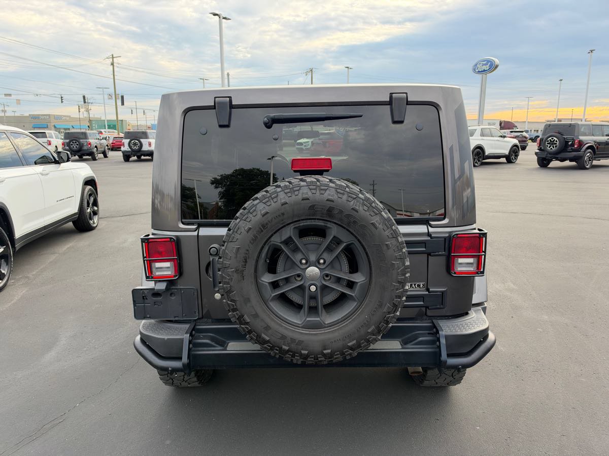 Used 2017 Jeep Wrangler Unlimited Sahara AWD/4WD image 5
