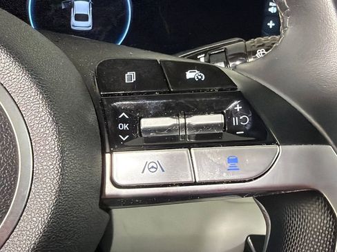 Used 2025 Hyundai Elantra Limited image 27