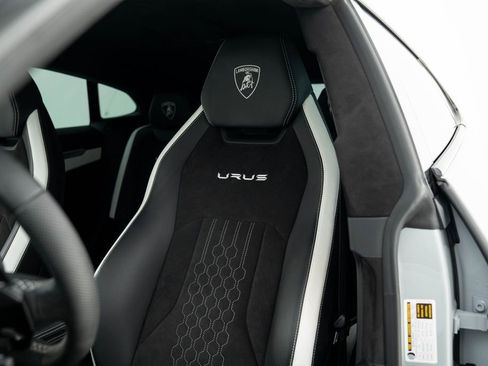 Used 2024 Lamborghini Urus S AWD/4WD image 13