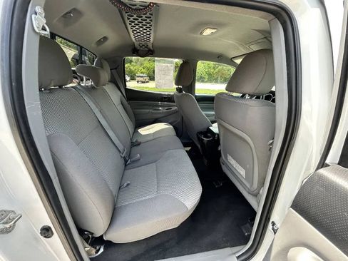 Used 2015 Toyota Tacoma PreRunner w/ SR5 Package RWD image 13