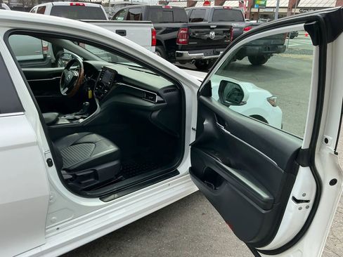 Used 2023 Toyota Camry SE AWD/4WD image 9