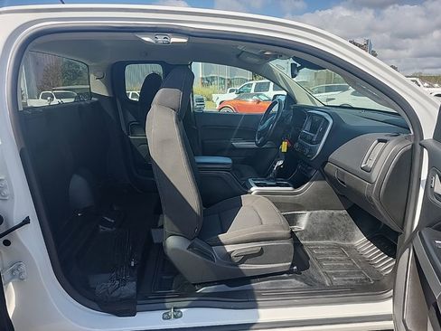 Used 2022 Chevrolet Colorado LT w/ Fleet Safety Package RWD image 28