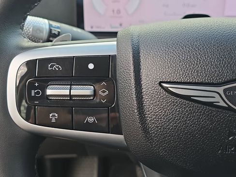 Used 2025 Genesis GV80 2.5T image 17