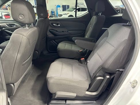 Used 2023 Chevrolet Traverse LT AWD/4WD image 34