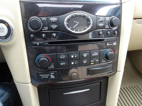 Used 2009 INFINITI FX35 AWD w/ Technology Pkg image 21