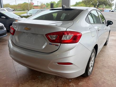 Used 2017 Chevrolet Cruze LS image 5