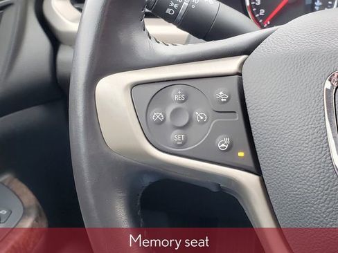 Used 2022 GMC Acadia Denali image 27