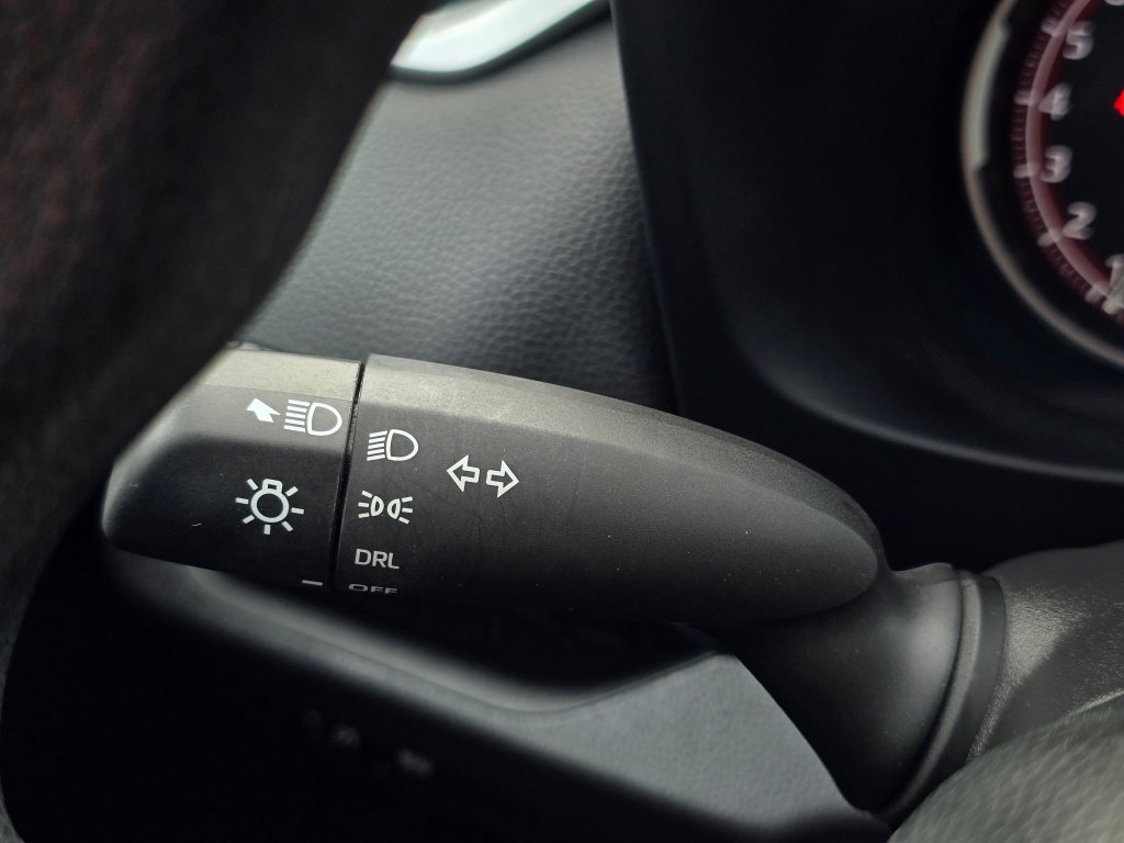 Used 2025 Toyota RAV4 LE AWD/4WD image 38