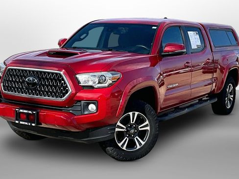 Used 2018 Toyota Tacoma TRD Sport w/ Technology Package AWD/4WD image 12
