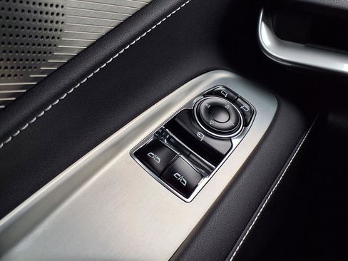 Used 2025 Chevrolet Corvette Stingray Preferred Cpe w/ 2LT image 9