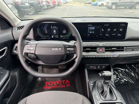 Used 2025 Kia K4 FWD image 15