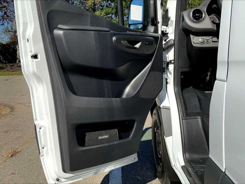 Used 2026 Mercedes-Benz Sprinter 2500 image 14