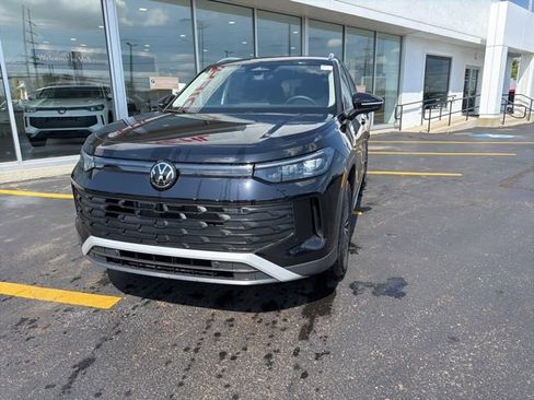 New 2025 Volkswagen Tiguan S AWD/4WD image 11