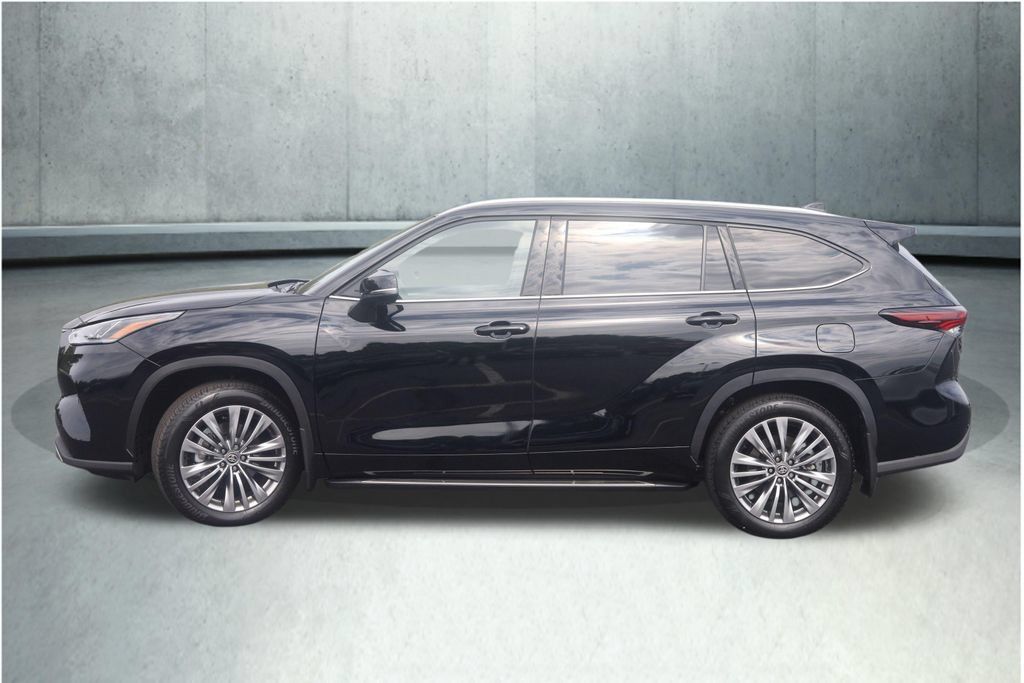 Used 2026 Toyota Highlander Platinum AWD/4WD image 41