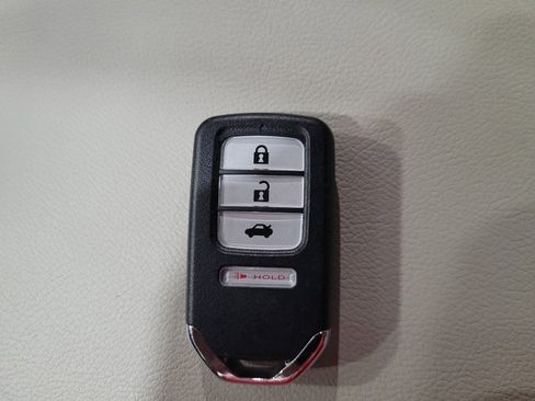 Used 2018 Honda Accord LX image 32