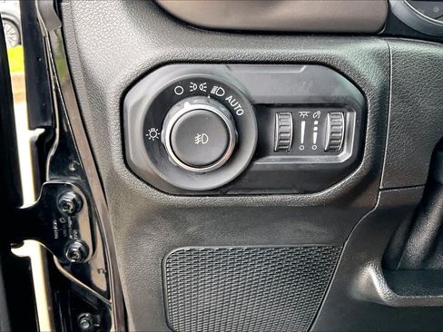 Used 2020 Jeep Wrangler Unlimited Sport AWD/4WD image 32