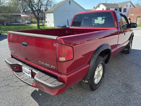 Used 2002 Chevrolet S10 Pickup LS w/ LS Preferred Equipment Group image 5