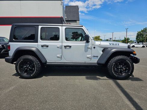 Used 2023 Jeep Wrangler Unlimited AWD/4WD image 2