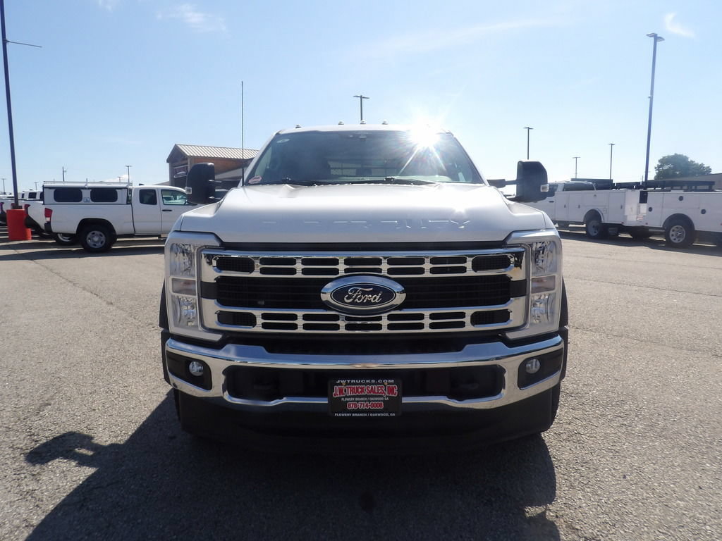 Used 2025 Ford F550 4x4 Crew Cab image 12