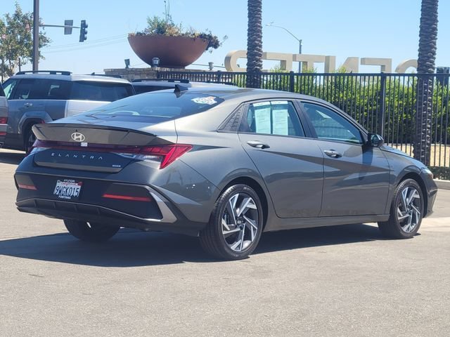 Certified 2025 Hyundai Elantra SEL FWD image 4