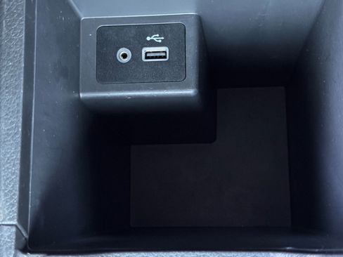 Used 2019 Nissan Sentra SR w/ Exterior Package image 24