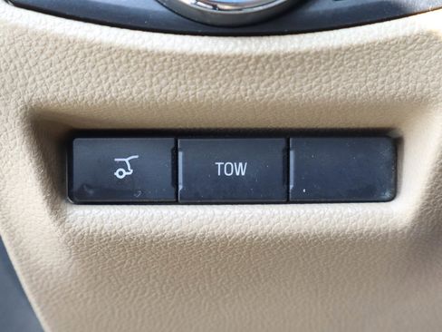 Used 2017 Ford Explorer XLT w/ Equipment Group 202A image 17