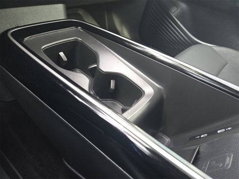 Used 2023 Volkswagen ID.4 Pro S image 22