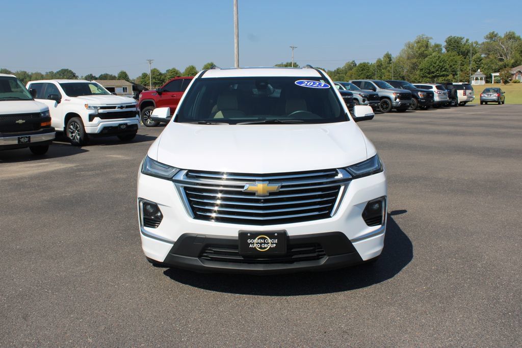 Used 2023 Chevrolet Traverse Premier FWD image 3