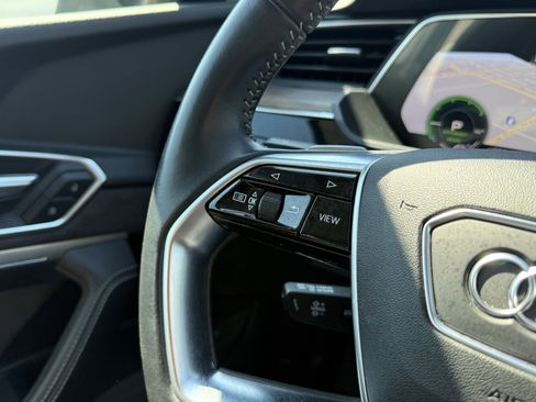 Used 2019 Audi e-tron Prestige w/ Prestige Package image 74