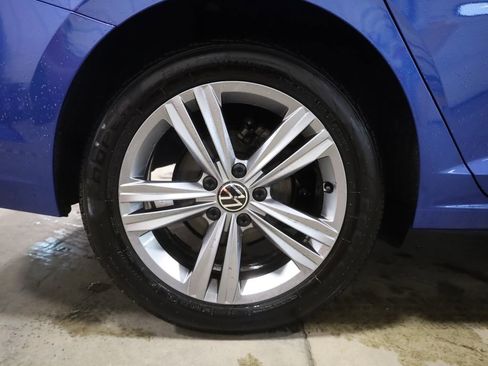 Used 2024 Volkswagen Jetta SE image 10