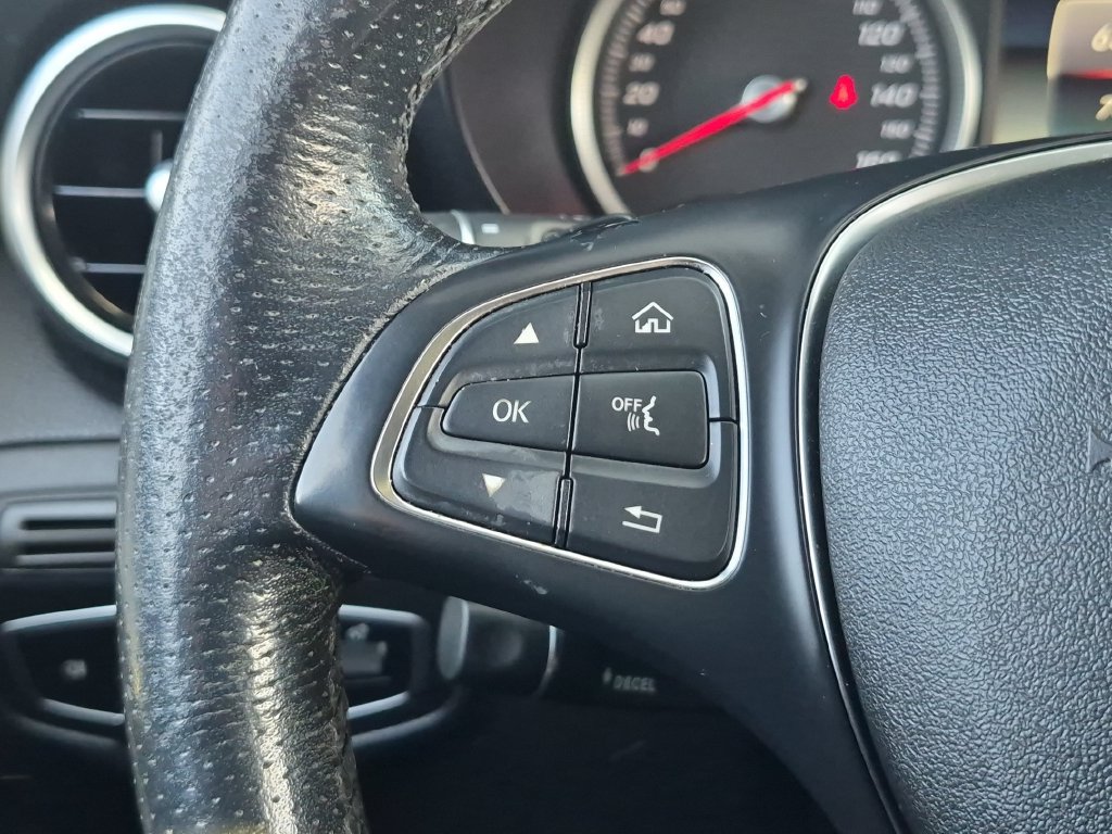 Used 2019 Mercedes-Benz GLC 300 4MATIC Coupe image 33