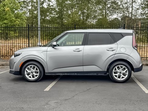 Used 2023 Kia Soul LX w/ Option Group 015 image 7