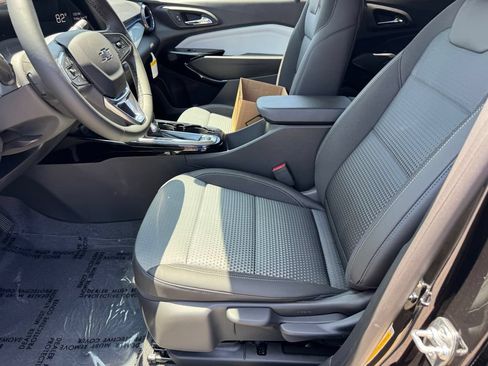 New 2026 Chevrolet Trax LT w/ Midnight Edition FWD image 15