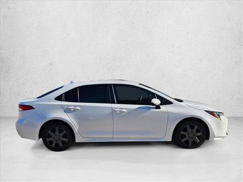 Used 2023 Toyota Corolla LE image 4