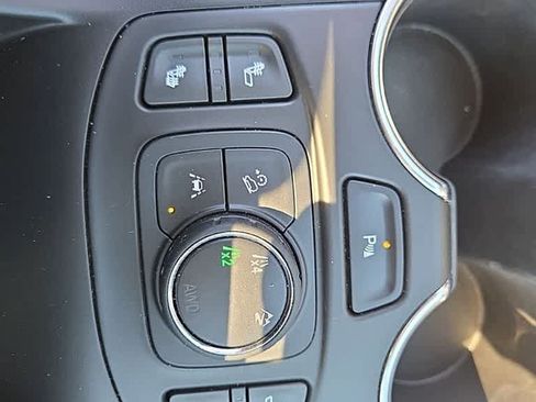 Used 2023 GMC Terrain SLT w/ Tech Package image 23