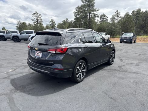 Used 2022 Chevrolet Equinox Premier FWD image 4