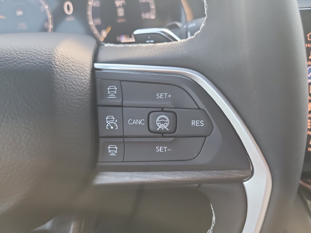 New 2027 Jeep Grand Cherokee Altitude AWD/4WD image 33