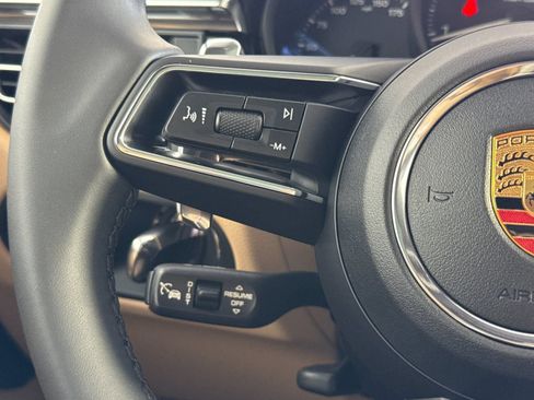 Certified 2026 Porsche Macan AWD/4WD image 27