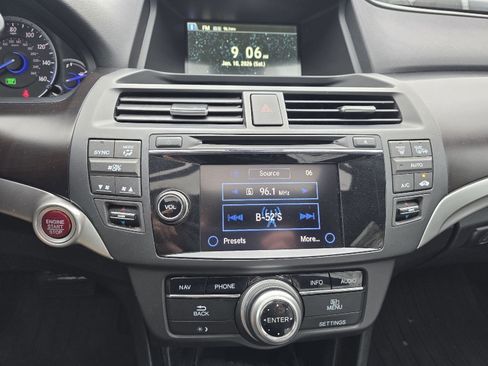 Used 2015 Honda Crosstour EX-L image 16