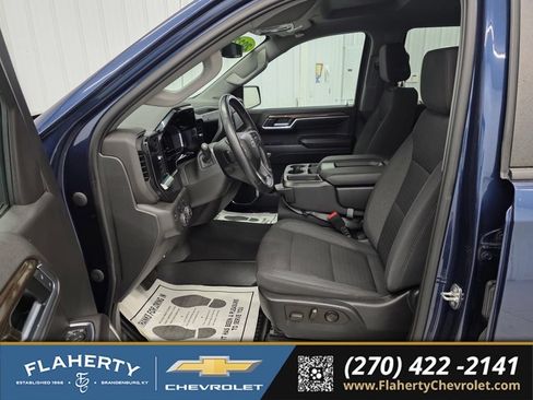 Used 2022 Chevrolet Silverado 1500 RST w/ Max Trailering Package AWD/4WD image 9