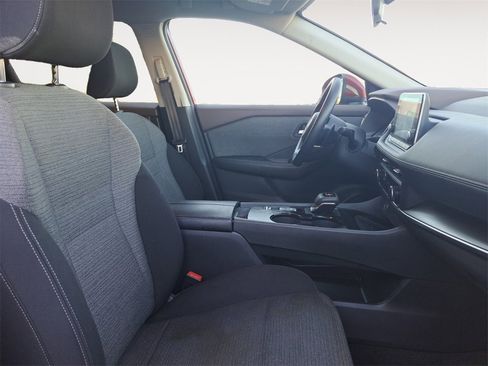 Used 2023 Nissan Rogue SV image 15