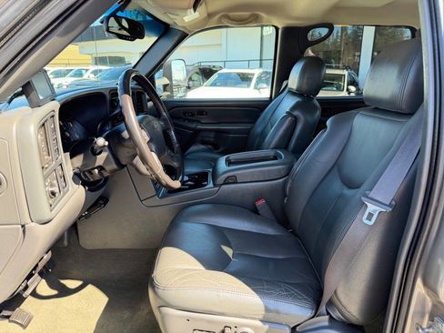 Used 2006 Chevrolet Silverado 2500 LS image 40