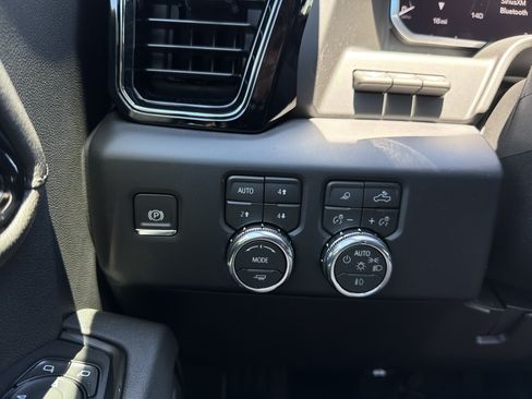 New 2026 GMC Sierra 2500 AT4 w/ AT4 Premium Plus Package AWD/4WD image 31