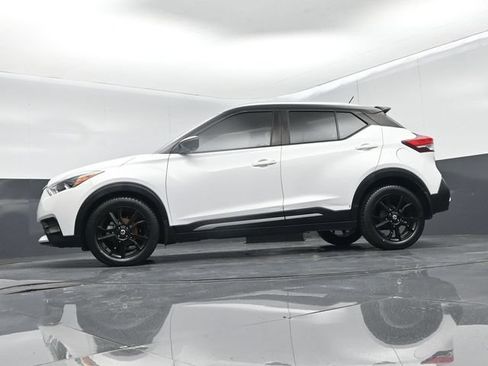 Used 2020 Nissan Kicks SR w/ SR Premium Package FWD image 46