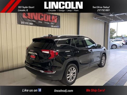 Used 2024 GMC Terrain SLT image 8