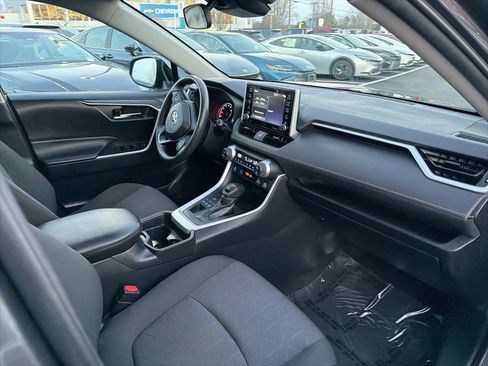 Certified 2021 Toyota RAV4 XLE w/ Convenience Package image 10