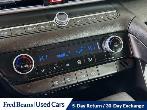 Used 2024 Hyundai Elantra SEL image 18