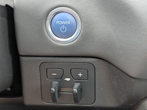 Used 2024 Toyota Tundra Platinum AWD/4WD image 25